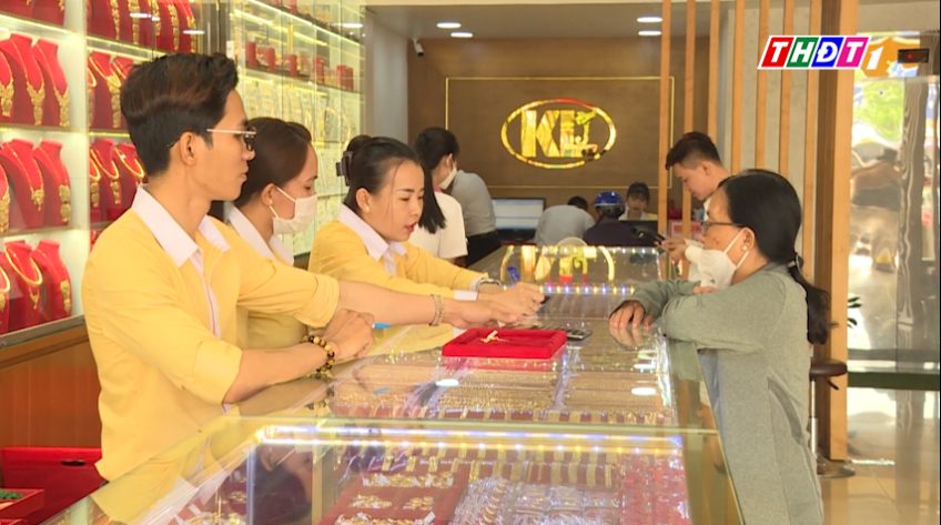 Giá vàng trong nước và thế giới tăng vọt