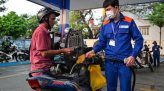Giá gà thịt và trứng giảm mạnh