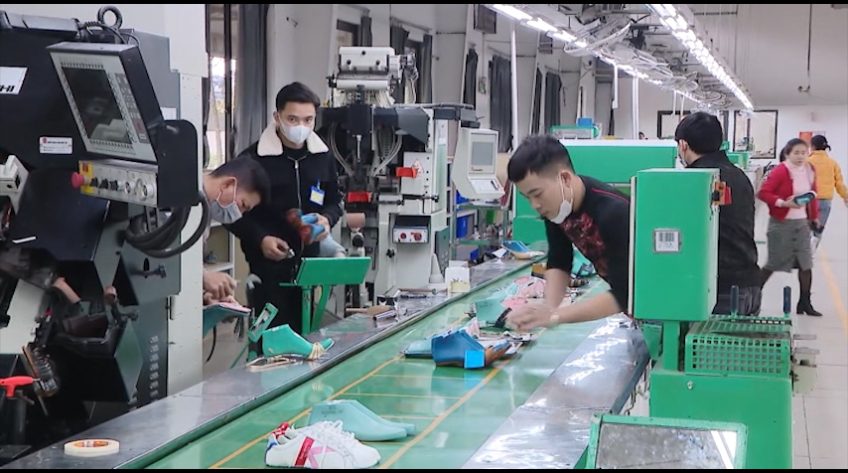 Từ 15/12, kiểm soát thu nhập của vợ hoặc chồng bị phạt đến 30 triệu đồng