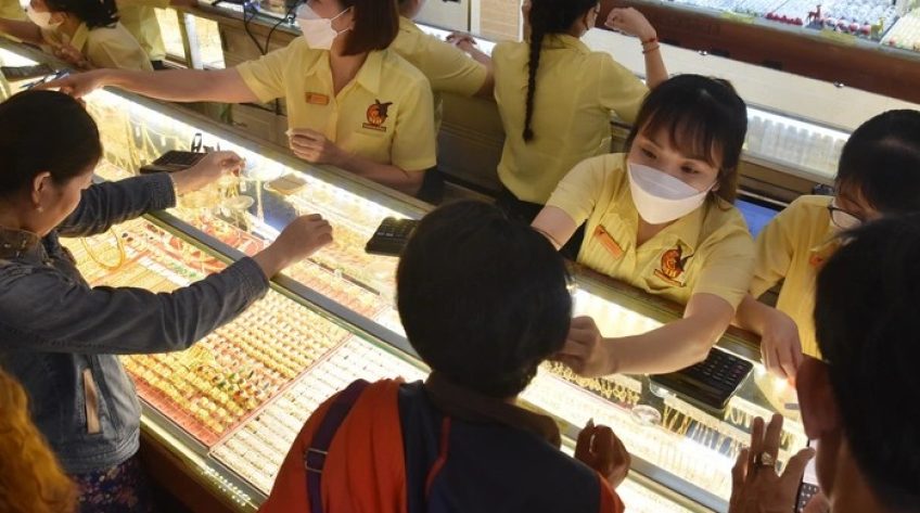 Giá vàng hôm nay, 9-6: Tiếp tục sụt giảm