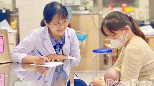 Nuôi con bằng sữa mẹ - hành trình của yêu thương và trách nhiệm