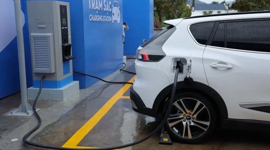 Ô tô điện được miễn lệ phí trước bạ lần đầu đến hết 2030