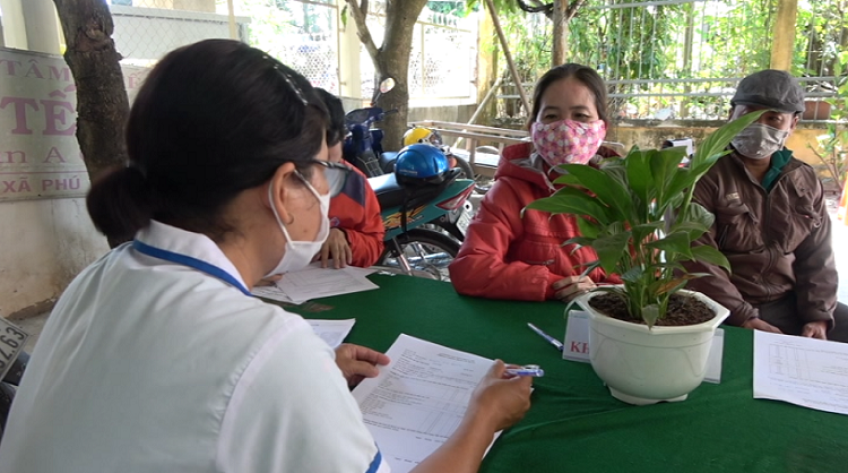 Lao động về Tết tích cực khai báo y tế