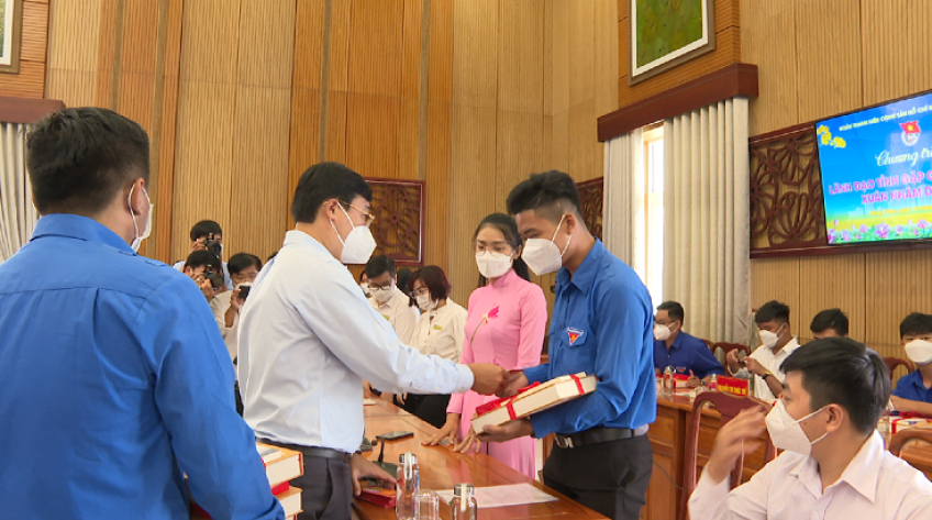 Trí thức trẻ cần gắn giá trị bản thân với sự phát triển của quê hương