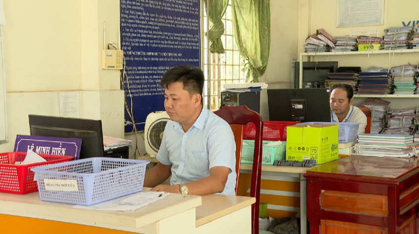 Sắp xếp lại cán bộ không chuyên trách: Người ở lại, người rẽ lối