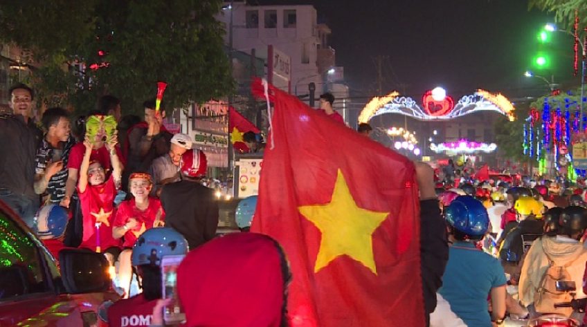 Người hâm mộ Đồng Tháp ăn mừng chiến thắng của đội tuyển U22 VN tại SEA Games