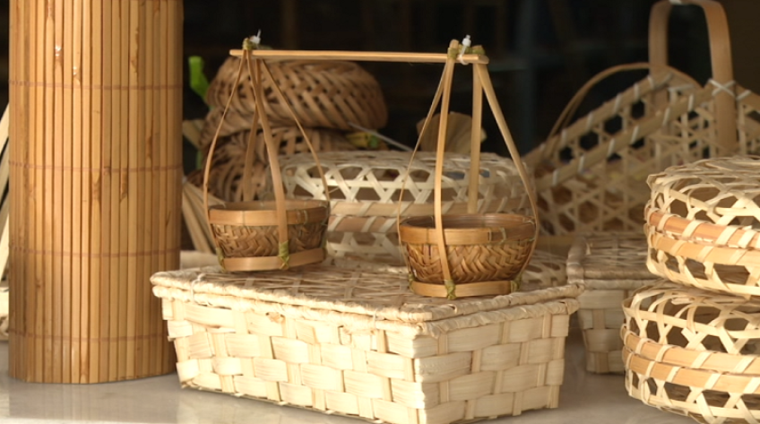 Đưa sản phẩm làng nghề thành quà tặng du lịch