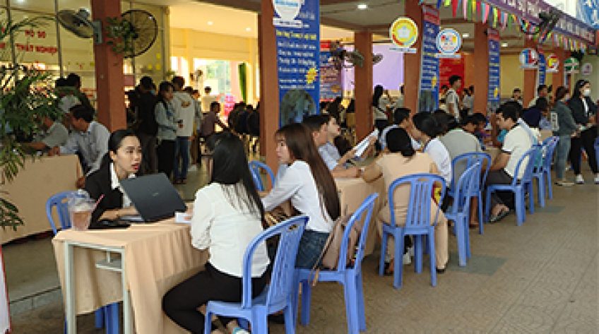 Sàn giao dịch việc làm tháng 7: Tuyển 1 ngàn lao động làm việc tại Nhật