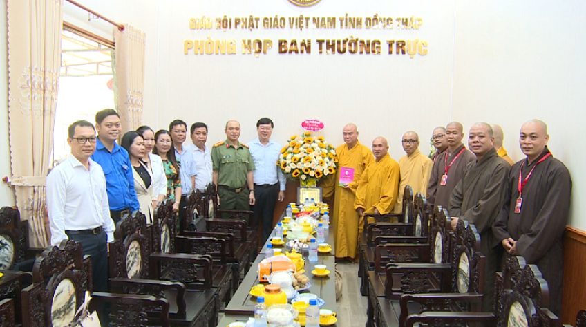 Bí thư Tỉnh ủy Đồng Tháp chúc mừng Đại lễ Phật Đản