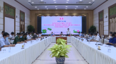 Khen thưởng nữ điều dưỡng nhận chăm sóc bệnh nhi Covid-19