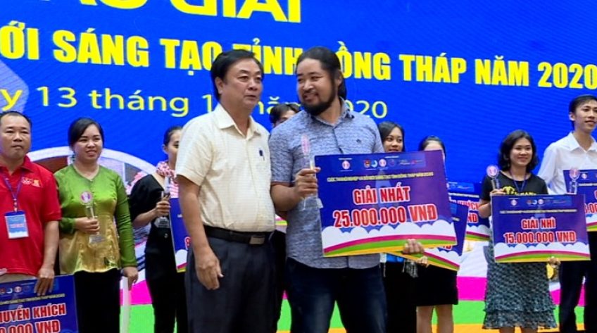 Dự án Máy phun thuốc từ xa đạt giải nhất thi khởi nghiệp Đồng Tháp năm 2020