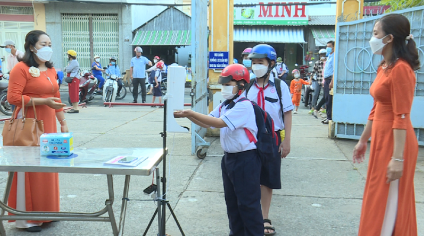Đồng Tháp: 90% học sinh lớp 1-4 đến trường học trực tiếp trong buổi sáng