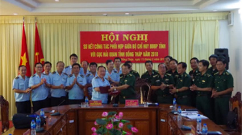 BĐBP và Hải quan Đồng Tháp sơ kết công tác phối hợp biên giới
