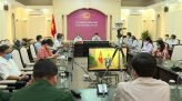 Đồng Tháp: Nông dân bón phân vùi ăn Tết lớn
