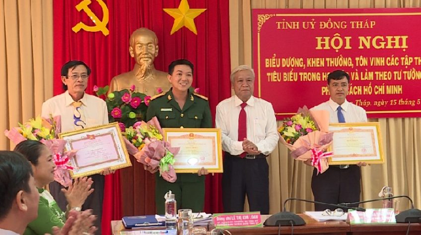 Khen thưởng 63 cá nhân, 71 tập thể tiêu biểu học và làm theo Bác