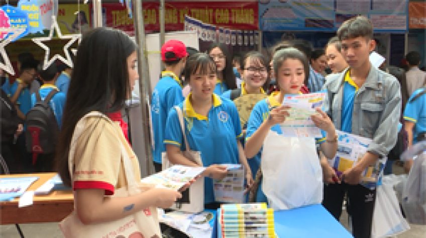 Đồng Tháp: Hơn 4 ngàn học sinh tham gia tư vấn hướng nghiệp 2019