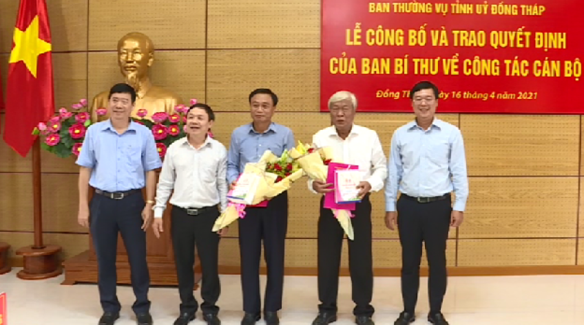 Trao quyết định của Ban Bí thư về công tác cán bộ đối với ông Nguyễn Tôn Hoàng và ông Nguyễn Văn Dương