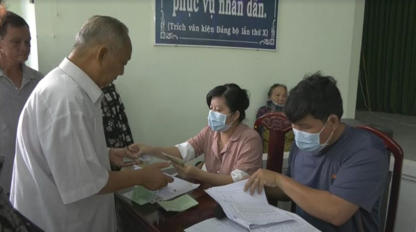Tổ chức chi tiền hỗ trợ theo NQ 42 trong ngày cuối tuần