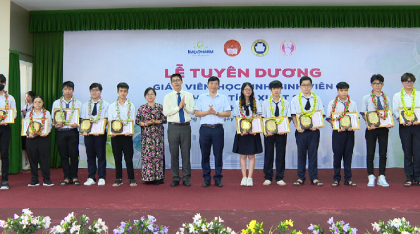 Tuyên dương giáo viên, học sinh, sinh viên xuất sắc năm học 2022 - 2023