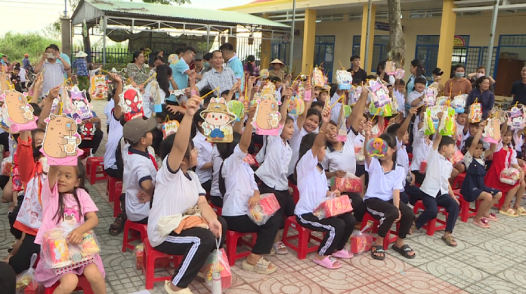 Trung thu không chỉ quà bánh