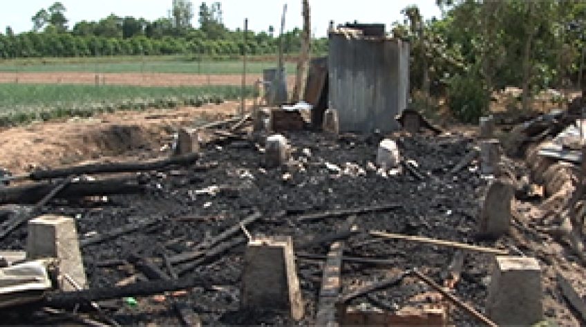 Chủ nhà đi vắng, căn nhà bốc hỏa lúc giữa khuya