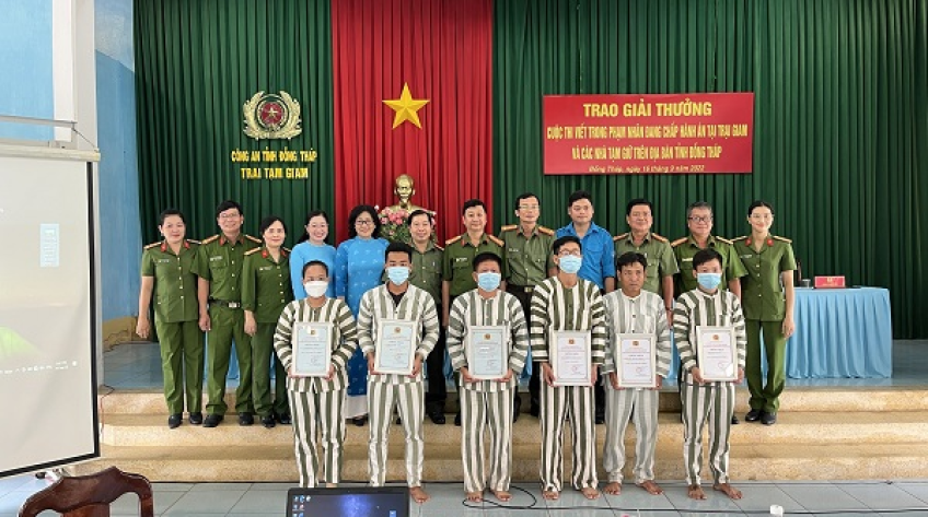 Trao giải cuộc thi viết cảm nhận về Covid trong phạm nhân