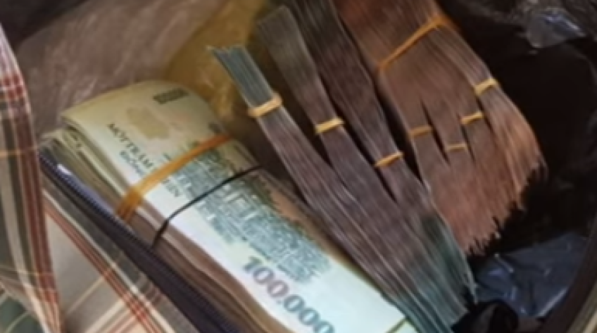 Chủ quán cơm nhận được túi xách có 250 triệu đồng