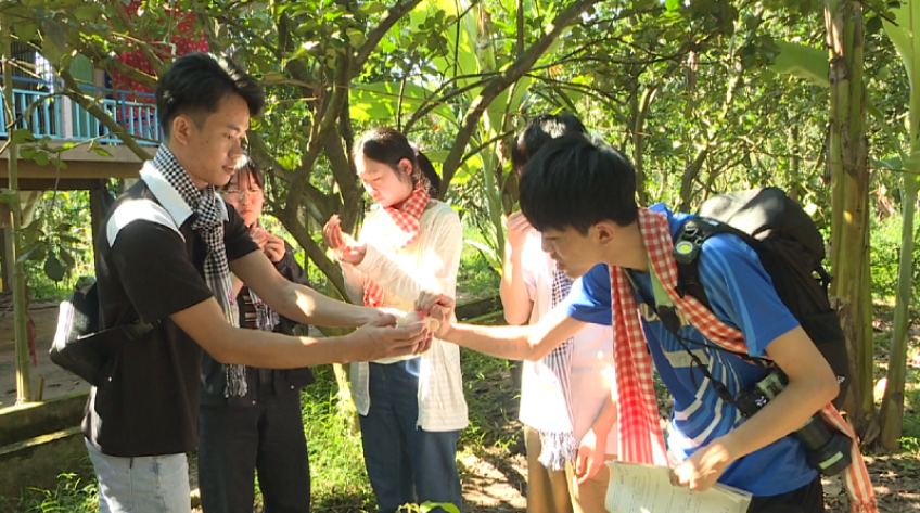 Học sinh Nhật Bản tìm hiểu đời sống nông dân tại Đồng Tháp