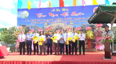 Vô tư thả thú cưng phóng uế nơi công cộng