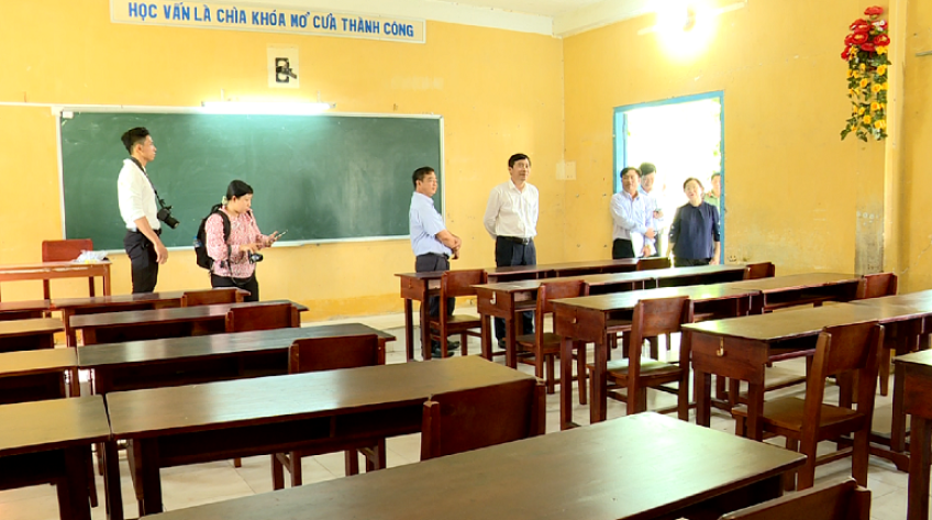 Chủ tịch UBND tỉnh kiểm tra công tác chuẩn bị thi TN THPT