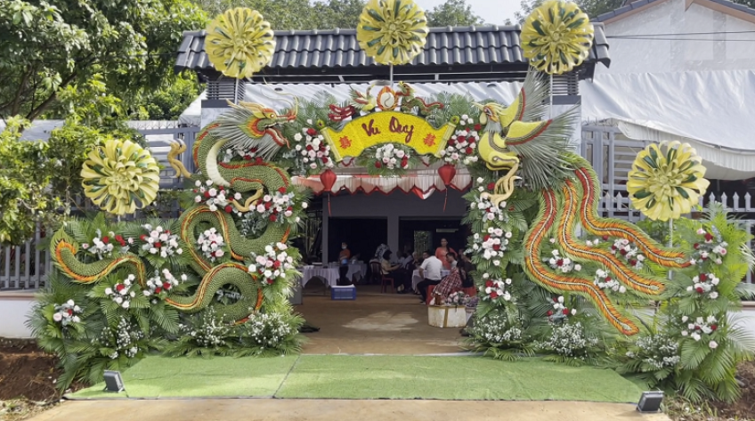 Biến cau, ớt thành cổng cưới tuyệt đẹp