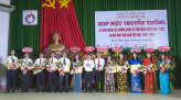 ĐBQH viếng mộ Cụ Nguyễn Sinh Sắc, thăm nhà giáo ưu tú