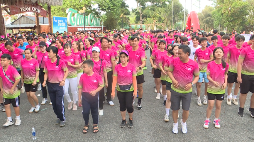 Trekking Vườn quốc gia Tràm Chim - Đi giữa mùa sen