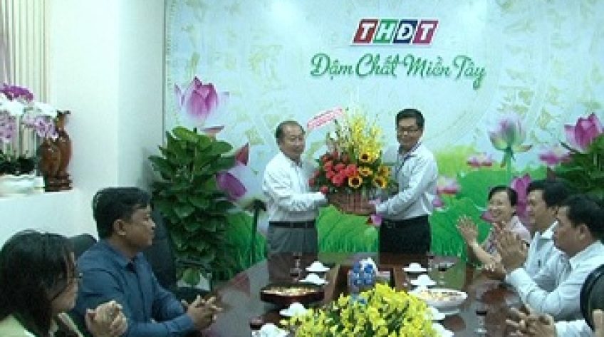 Lãnh đạo tỉnh Đồng Tháp chúc mừng các cơ quan báo chí