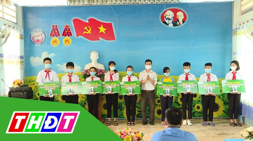 ADC mang đến sự tốt lành - 18/11/2021: Trao điện thoại đợt 5 - Huyện Cao Lãnh