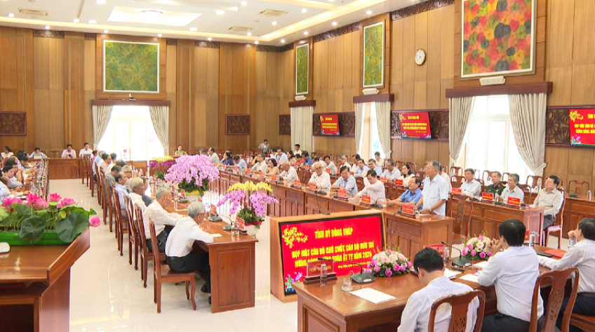 Cán bộ chủ chốt tỉnh họp mặt, góp ý KTXH