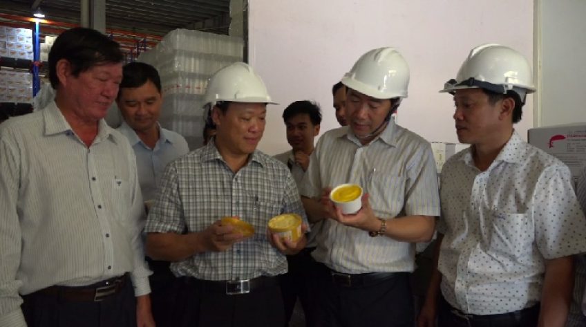 Phó Chủ tịch UBND tỉnh thăm doanh nghiệp tại KCN Vàm Cống