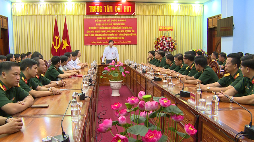 Bí thư Tỉnh ủy thăm, chúc mừng kỷ niệm Ngày thành lập QĐND Việt Nam