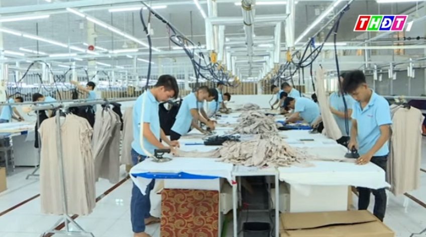 Xuân ấm tình với công nhân ngành may mặc