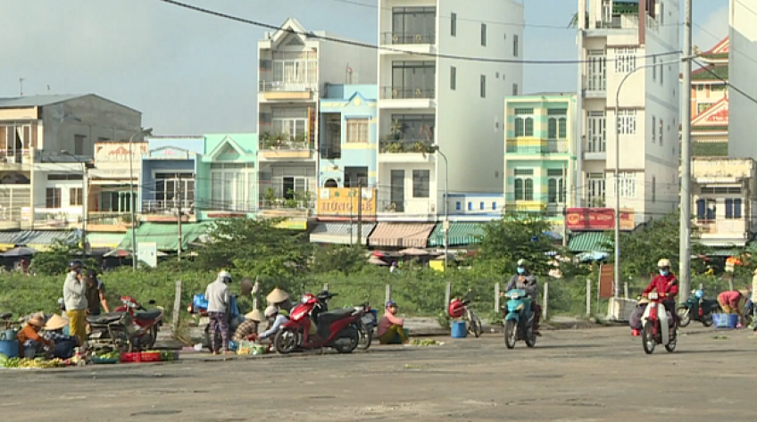 Tiểu thương chợ Cao Lãnh gặp khó vì 
