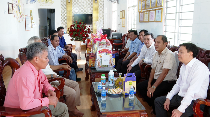 Phó Bí thư Thường trực Tỉnh ủy xông đất Cty Thành Chào