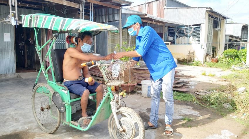 Shipper áo xanh - nơi lan tỏa yêu thương