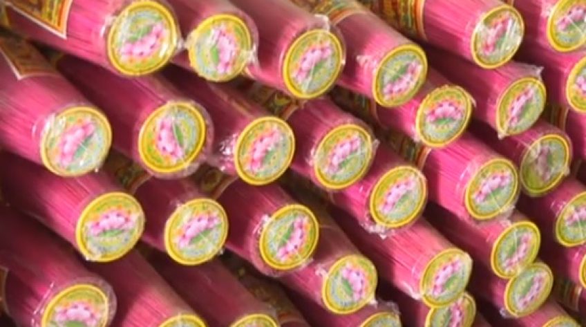 Đa dạng các sản phẩm nhang mùa Tết