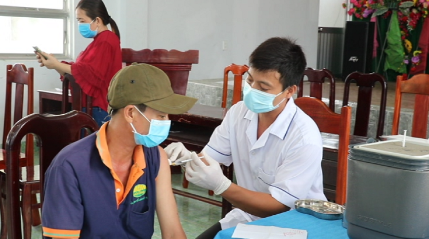 Tỷ lệ tiêm mũi 3 ở Đồng Tháp tăng nhờ nhiều cách làm linh hoạt