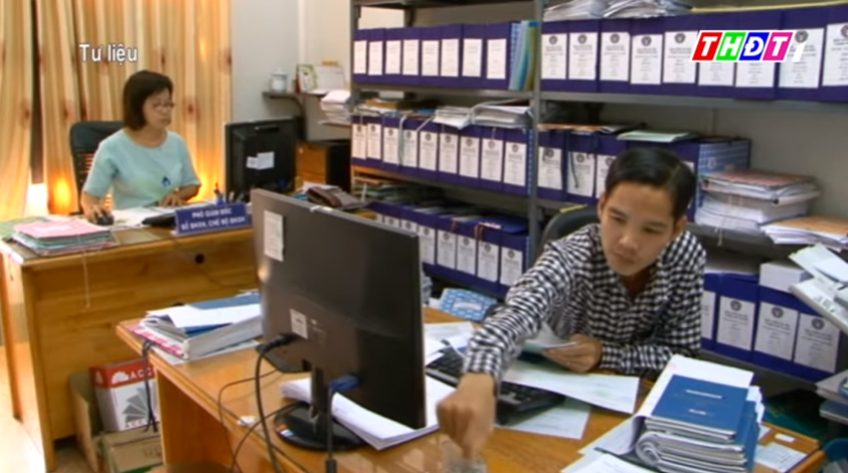 Đang đi làm vẫn hưởng trợ cấp thất nghiệp