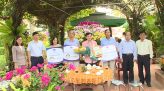 Chúc tết ngân hàng, bưu chính, Bí thư Tỉnh ủy khuyến khích tận dụng cơ hội, chuyển động mạnh mẽ trong năm mới