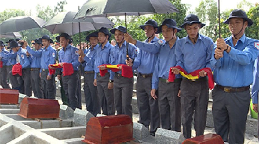 Cải táng 99 bộ hài cốt liệt sĩ tại Nghĩa trang liệt sĩ Tam Nông