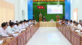Thăm gia đình chính sách ở thị xã Hồng Ngự
