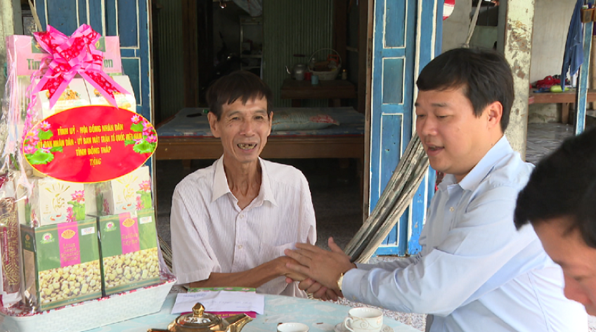 Lãnh đạo tỉnh thăm gia đình chính sách nhân kỷ niệm Ngày Thương binh - Liệt sĩ