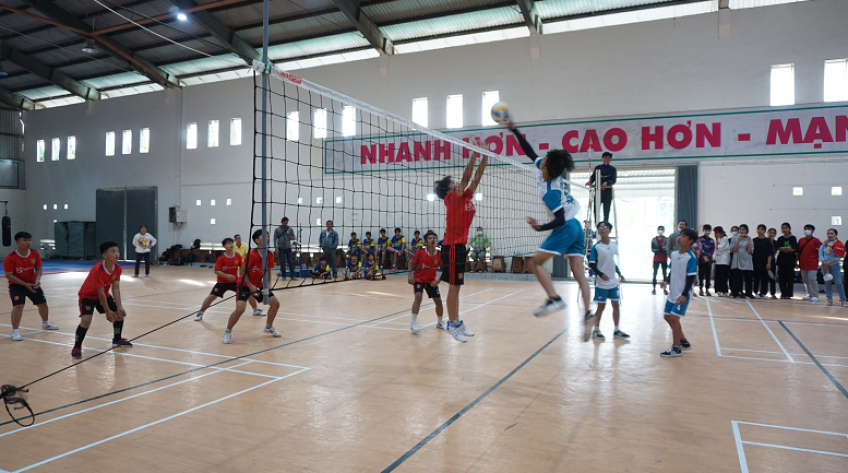 Tháp Mười: Gần 700 học sinh thi giải thể thao truyền thống